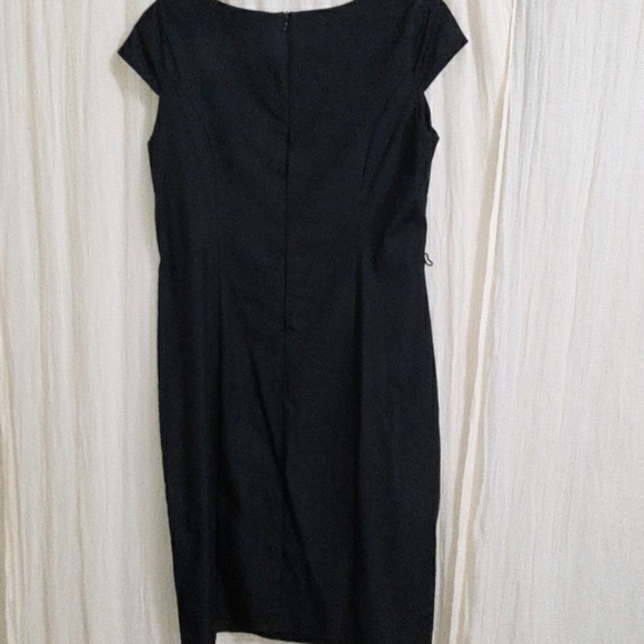 Dress - Picture 2 of 7